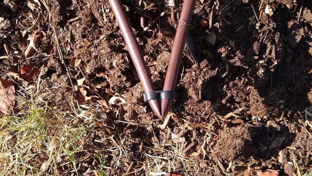 Kinking drip irrigation tubes to save time and water